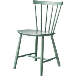 J46 Stuhl, Dusty Green -Einrichtungsgeschäft fdb mbler j46 chair dusty green pantone 556c gloss 10 2