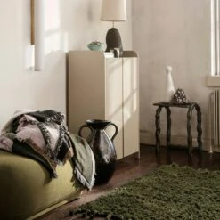 Ferm LIVING Amass Long Pile Teppich Olive 70x50 Cm -Einrichtungsgeschäft ferm living amass long pile teppich olive 2