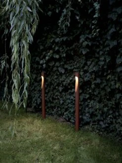 Louis Poulsen Flindt Garden Pollerleuchte Lang Corten Fuß Mit Adapter, 3000K -Einrichtungsgeschäft louis poulsen flindt garden pollerleuchte lang corten fu mit adapter 4