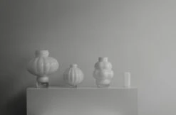 Balloon 04 Vase 32 Cm, Opalweiß 6 Balloon 04 Vase 32 Cm, Opalweiß -Einrichtungsgeschäft louise roe balloon 04 vase 32 cm opal wei 1