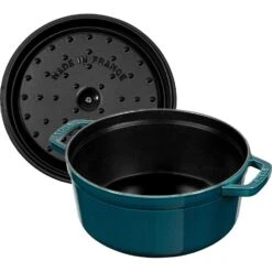 Staub Kokotte Rund 26 Cm 5,2 L, Benzinblau 8 Staub Kokotte Rund 26 Cm 5,2 L, Benzinblau -Einrichtungsgeschäft staub la mer rund gryta 24 cm petroleum bla 38 l 9